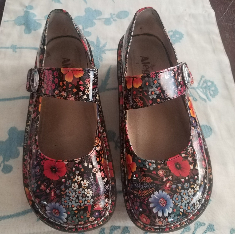 Alegria nursing shoes size 38